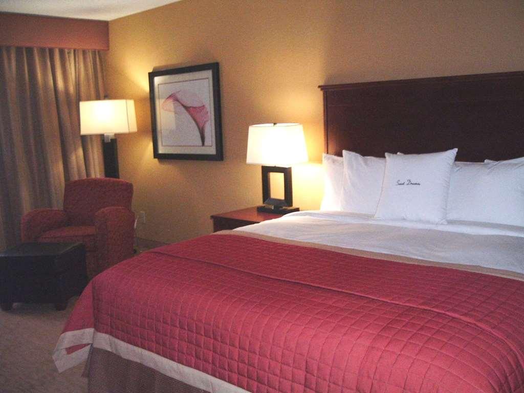 Doubletree By Hilton Fayetteville Pokoj fotografie