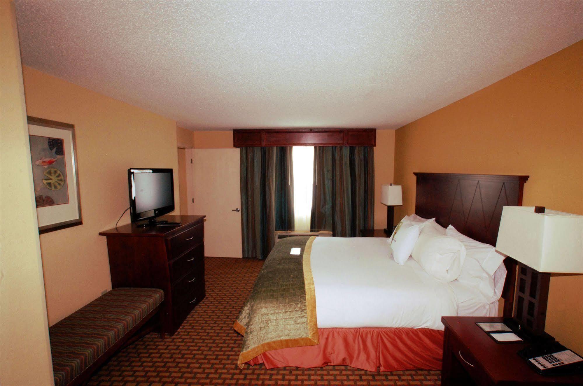 Doubletree By Hilton Fayetteville Exteriér fotografie